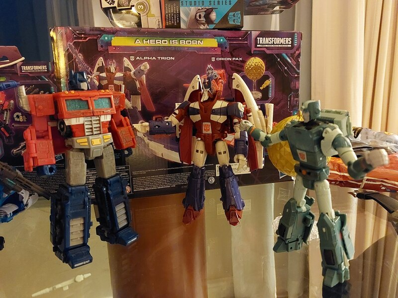 Transformers A Hero Is Born Alpha Trion And Orion Pax In Hand Image  (9 of 10)